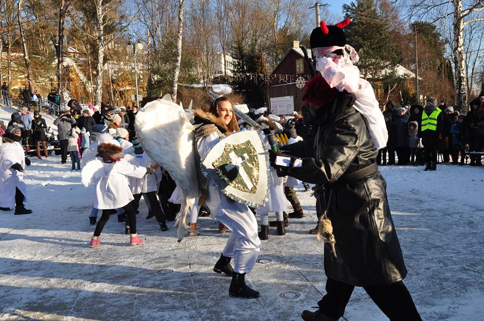 Trzej Królowie przy stajence images