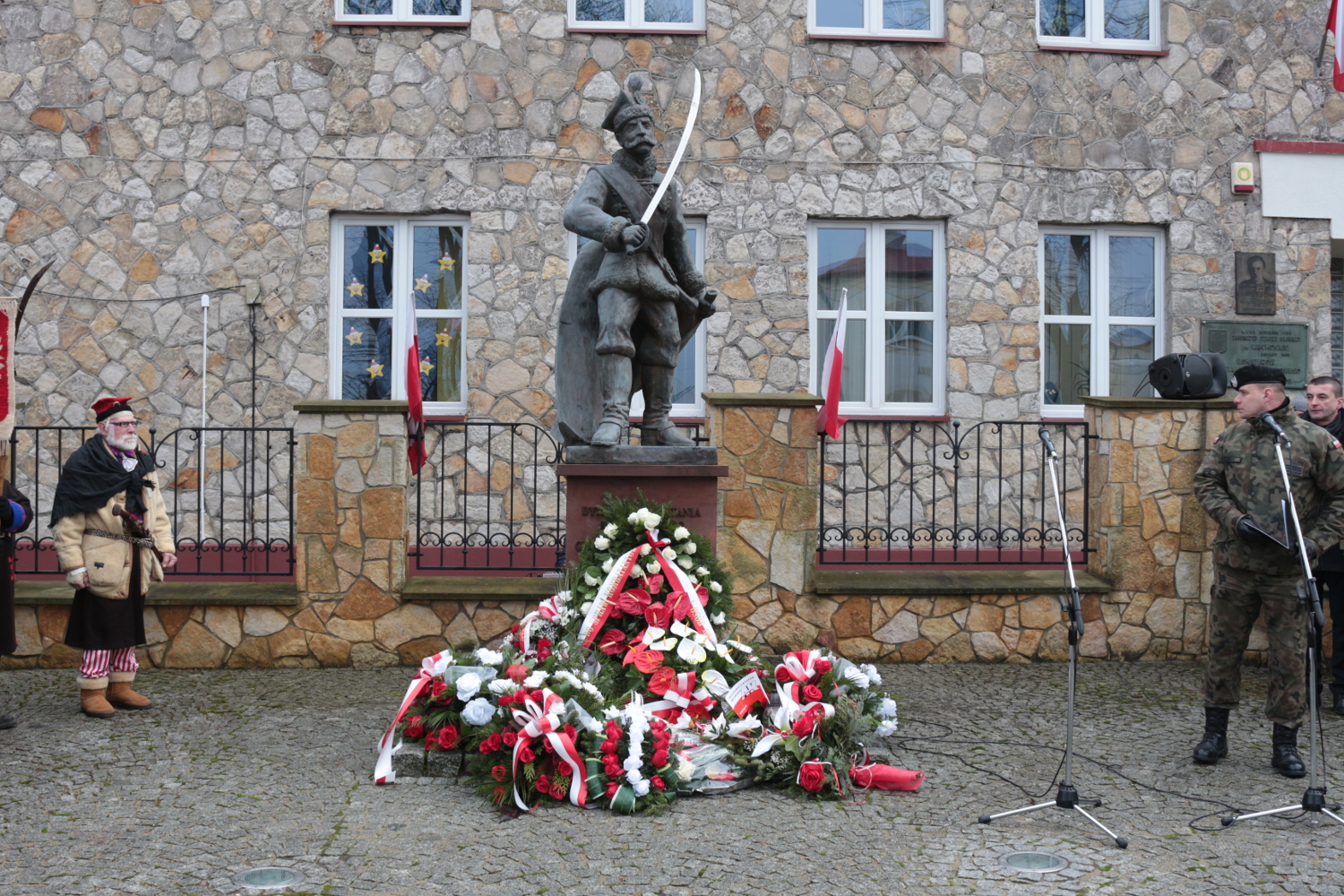 pomnik jednego z przywódców powstania images