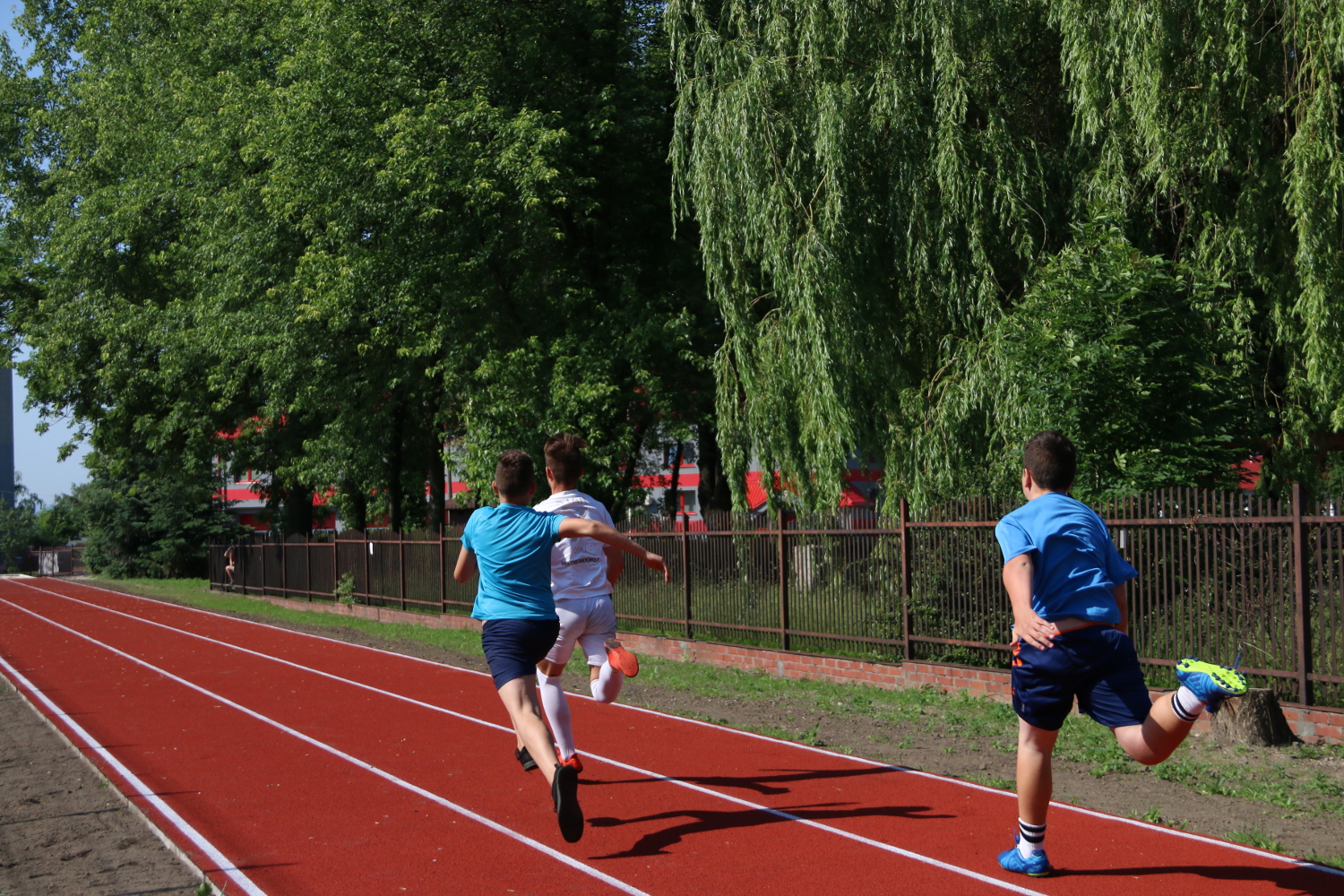 bieżnia sportowa images