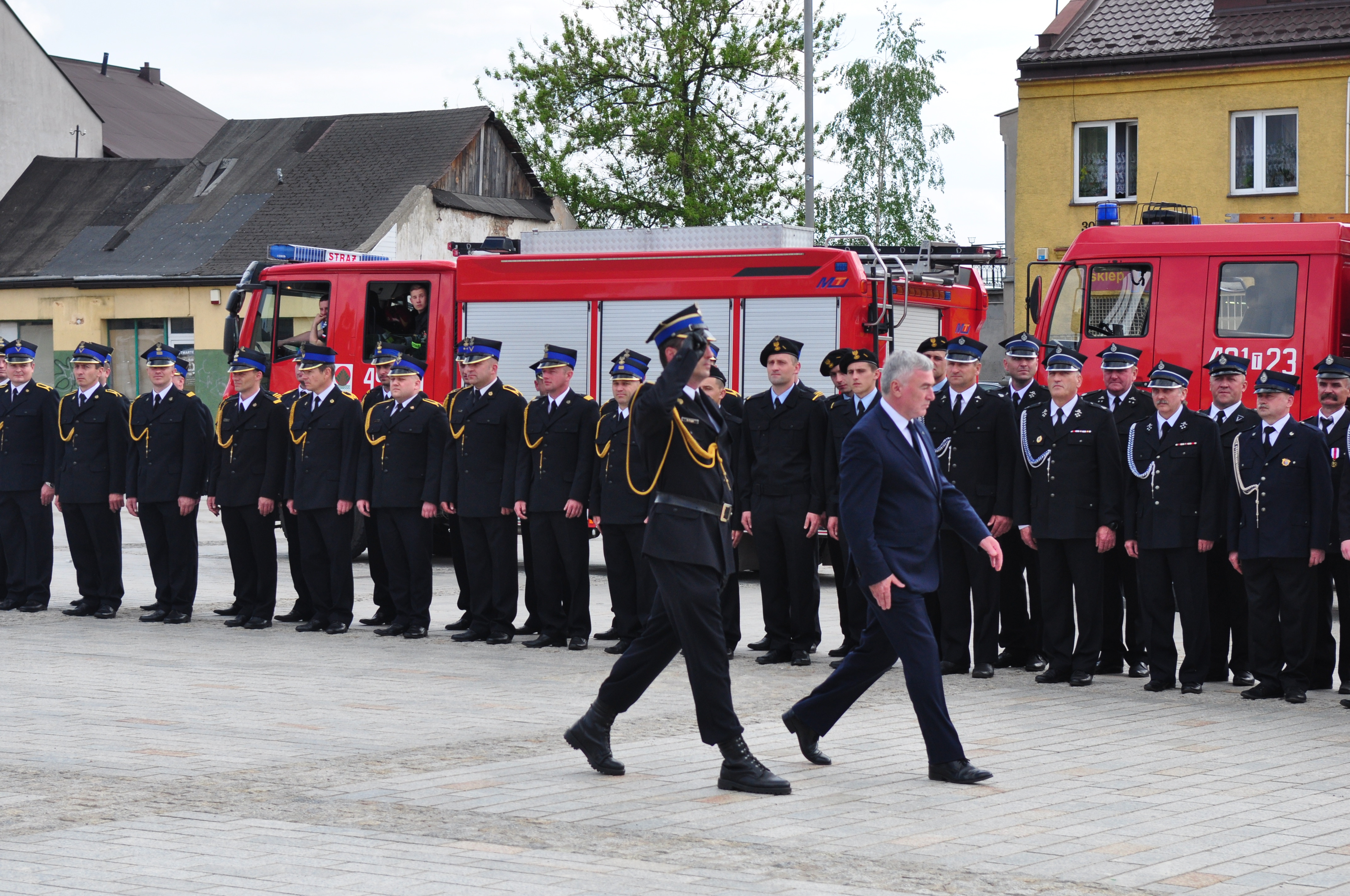 Uroczystości na starachowickim rynku podczas Dnia Strażaka images